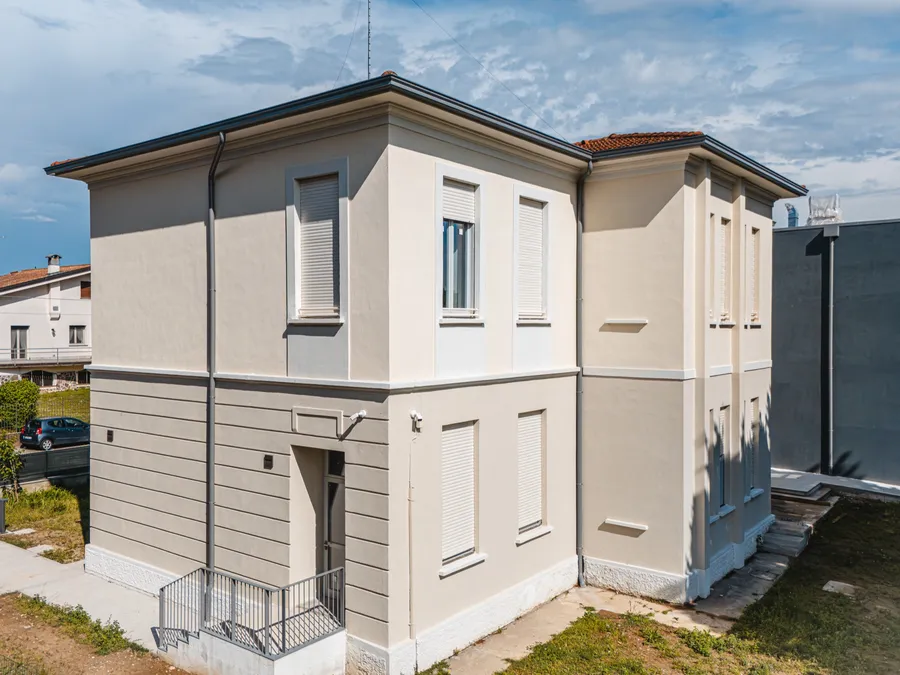 Scuola Primaria di Castelgerundo — dettaglio